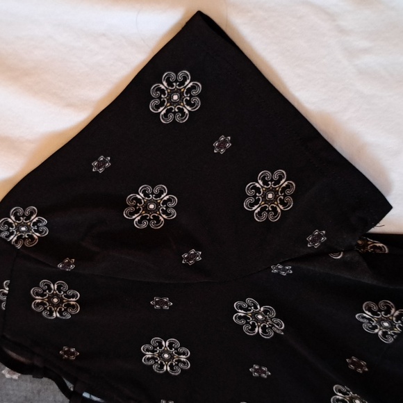 Tunic Top with Paisley Daisy Print Dressbarn - Picture 4 of 4